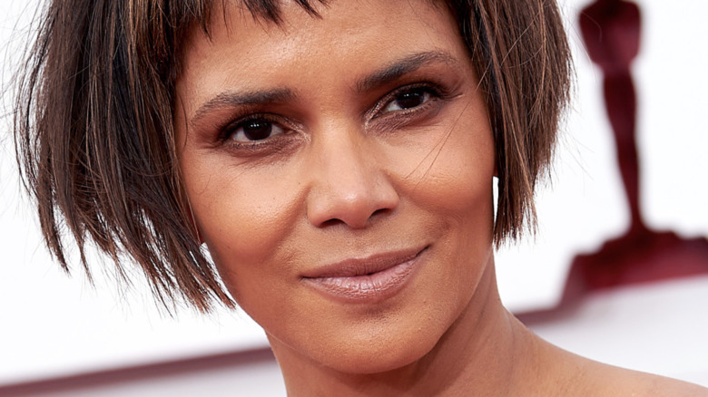 The Truth About Halle Berry's Oscars Haircut