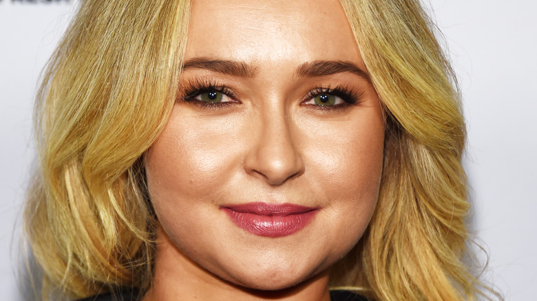 Hayden Panettiere, 2019 red carpet photo, smirking