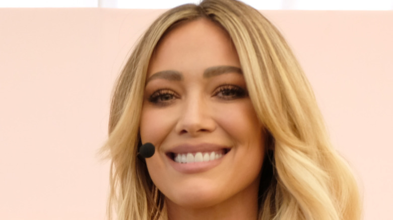 Hilary Duff smiling #BlogHer20