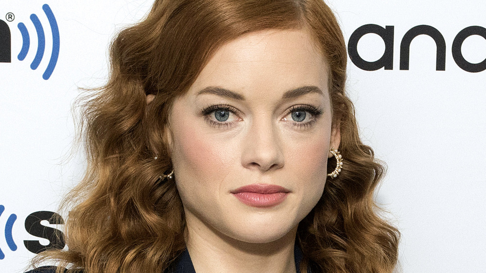 Jane Levy, red carpet