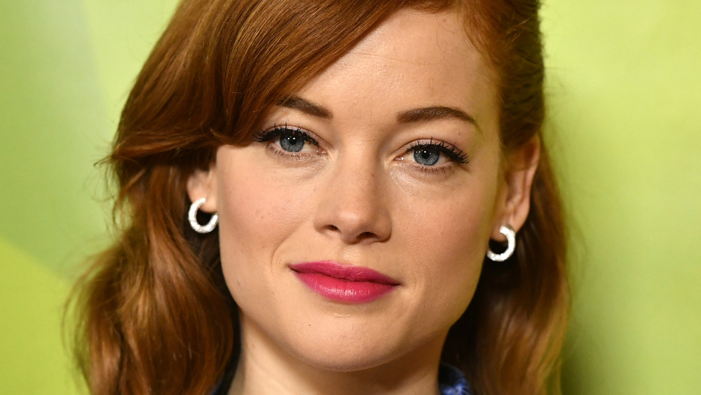 Jane Levy, red carpet