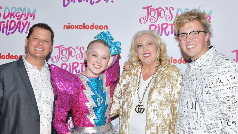 JoJo Siwa, her brother Jayden, and her parents