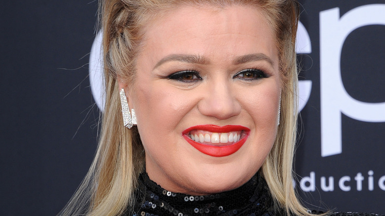 Kelly Clarkson at the 2019 Billboard Music Awards 