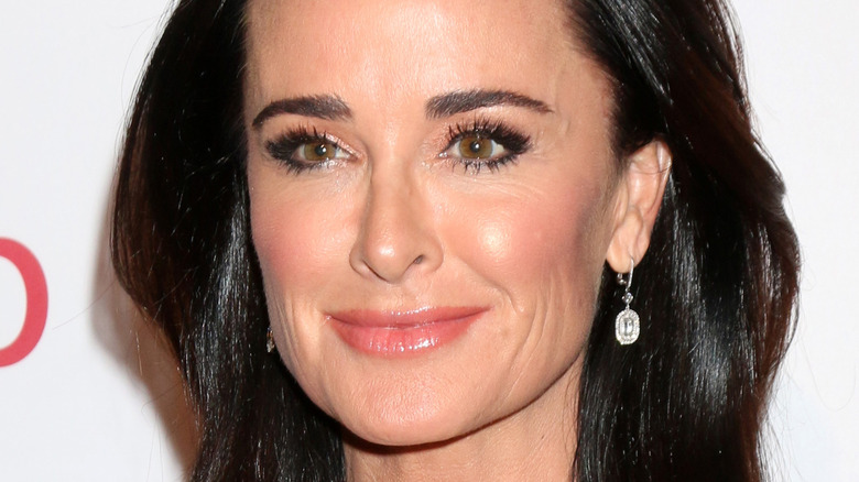 Kyle Richards posing