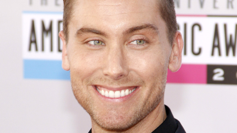 Lance Bass smiling red carpet