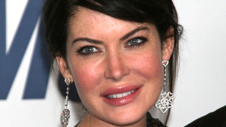 Lara Flynn Boyle on the red carpet