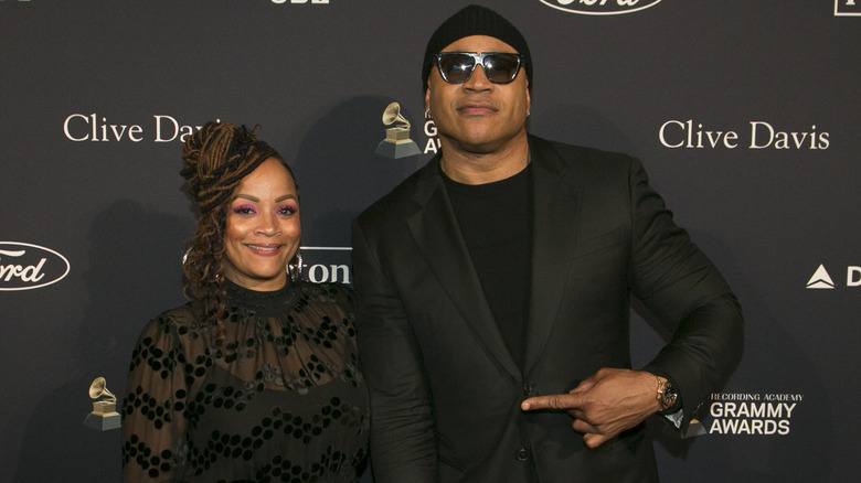 LL Cool J pointing at Simone Smith at the 2020 Pre-Grammy Gala