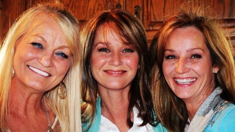 Cissie Lynn and her daughter and granddaughter