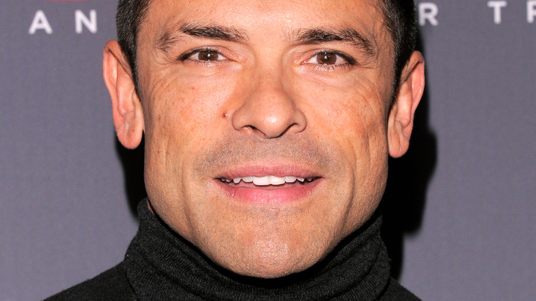 Mark Consuelos posing