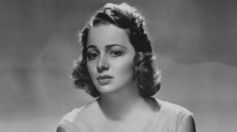 Black-and-white photo of Olivia de Havilland, taken in 1938