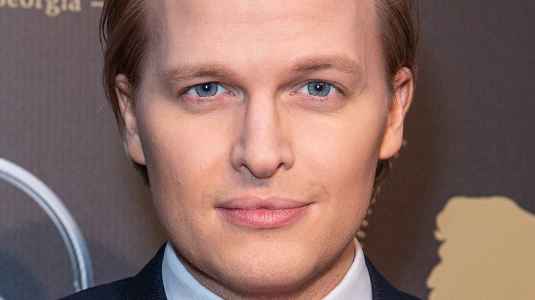 Ronan Farrow posing