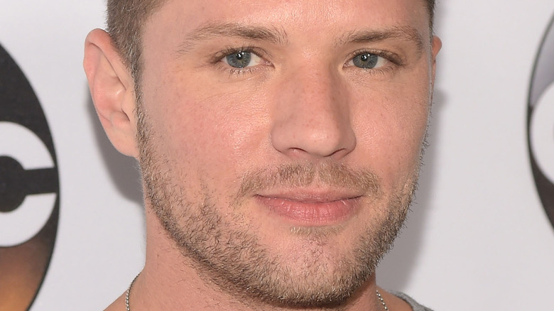 Ryan Phillippe sports a 5 o'clock shadow