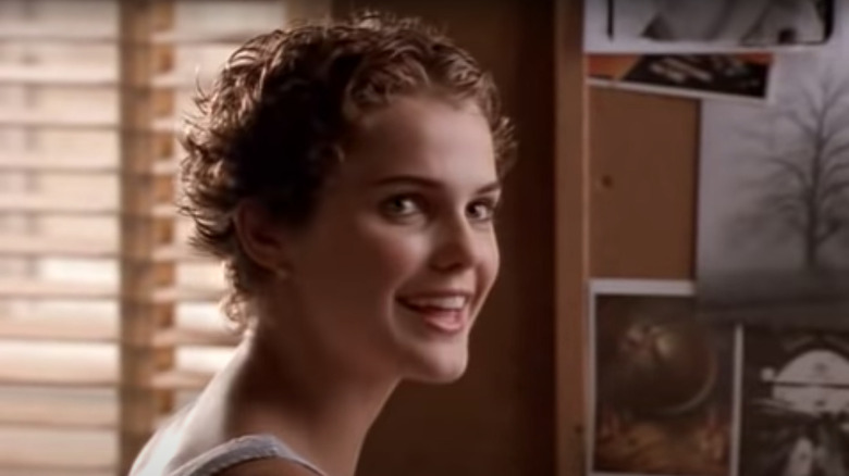 Kerri Russell smiling with short hair in Felicity