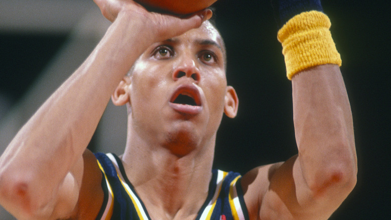 Reggie Miller shooting a shot