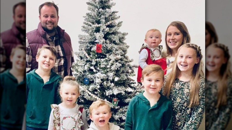 Anna and Josh Duggar and family at home 