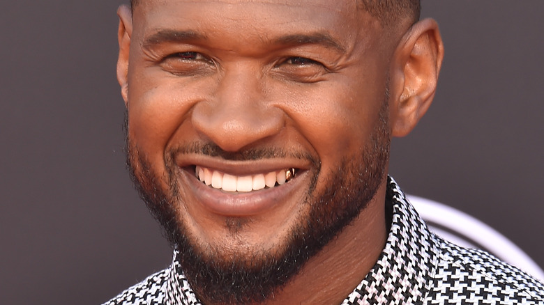 Usher on the red carpet