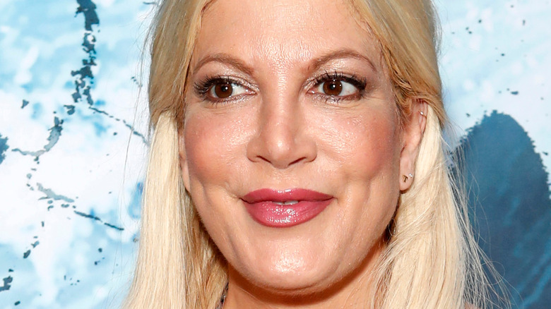 Tori Spelling smile 