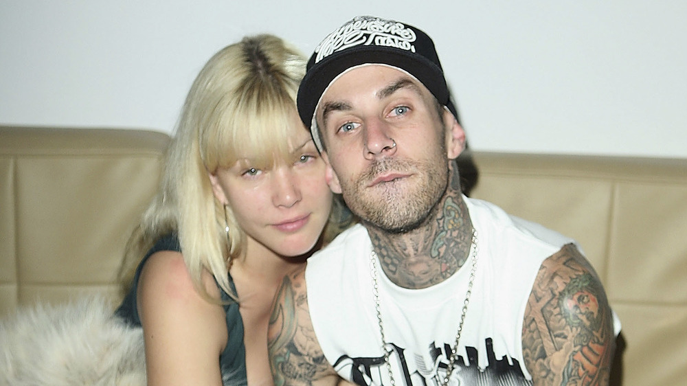 Barker and goldstein escaped the plane and told first responders four others were on board. Travis Barker Burns From Plane Crash : The Truth About Travis Barker And Shanna Moakler S Divorce