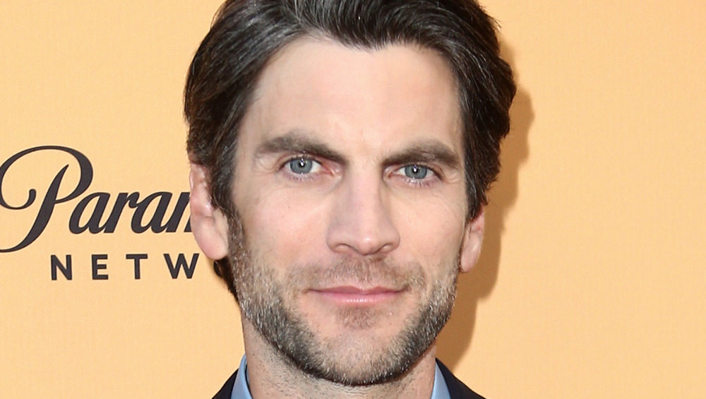 Wes Bentley smiling posing for cameras