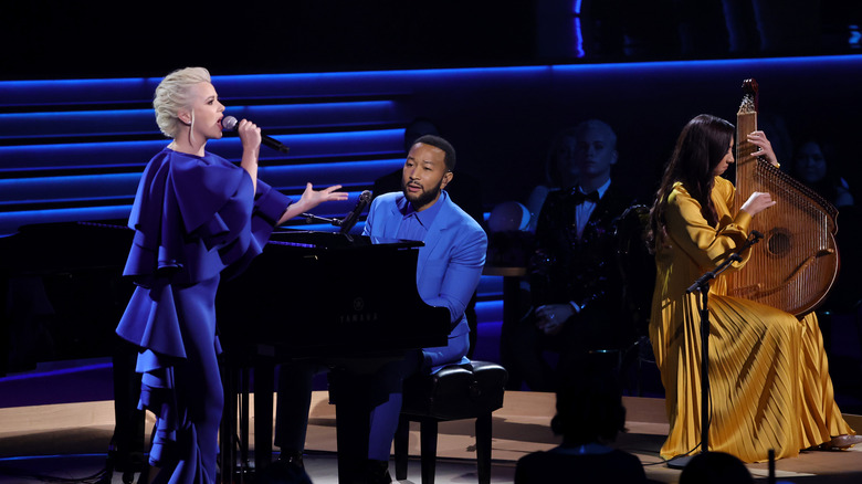 John Legend performing with Ukrainian artists