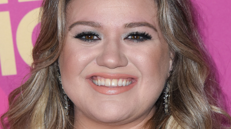 Kelly Clarkson at 2017 Billboard Women in Music Awards