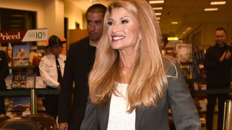 Dianna De La Garza smiling