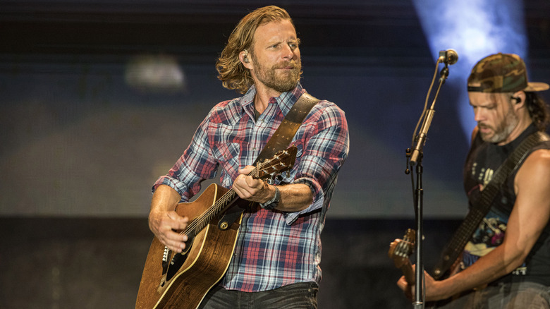 Dierks Bentley in concert