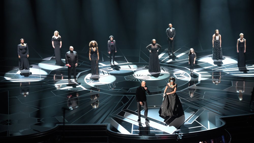 Common and Andra Day performing at the 2018 Oscars