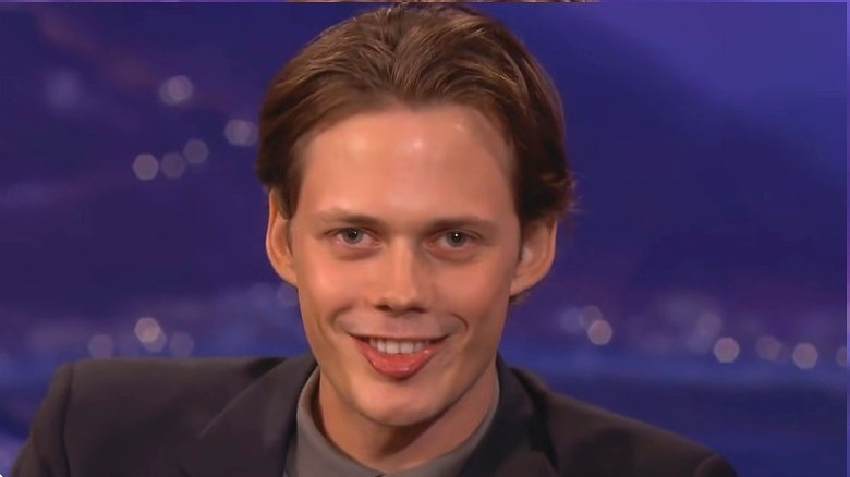 Bill Skarsgård creepy Pennywise smile