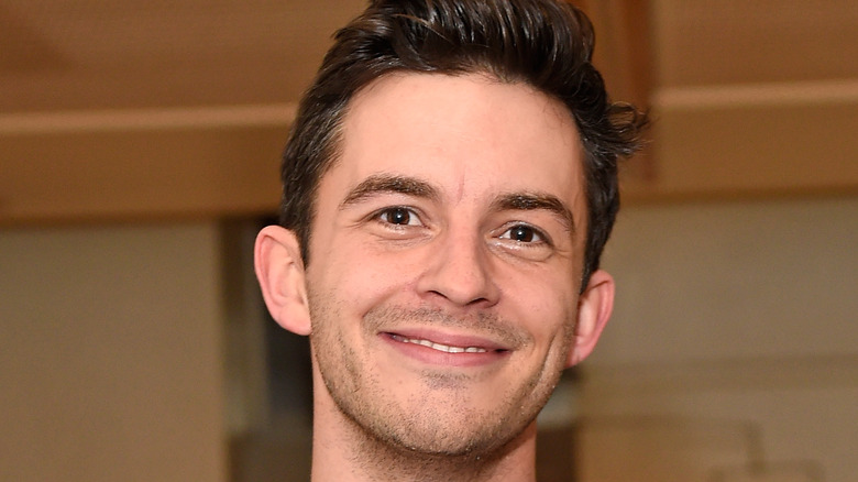 Jonathan Bailey posing for cameras