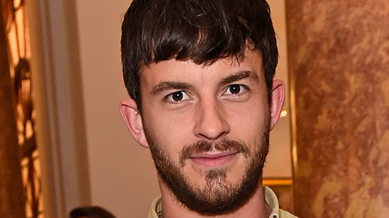 Jonathan Bailey posing for cameras