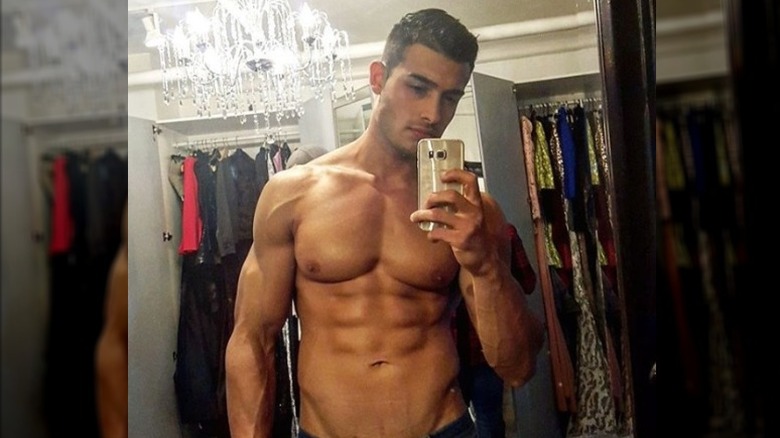 Sam Asghari taking a selfie