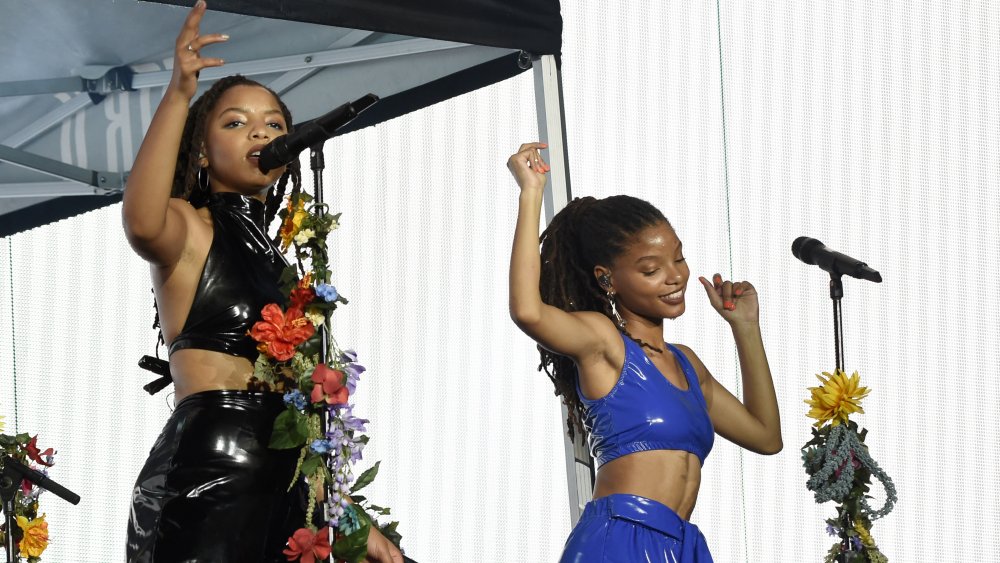 Chloe and Halle Bailey 