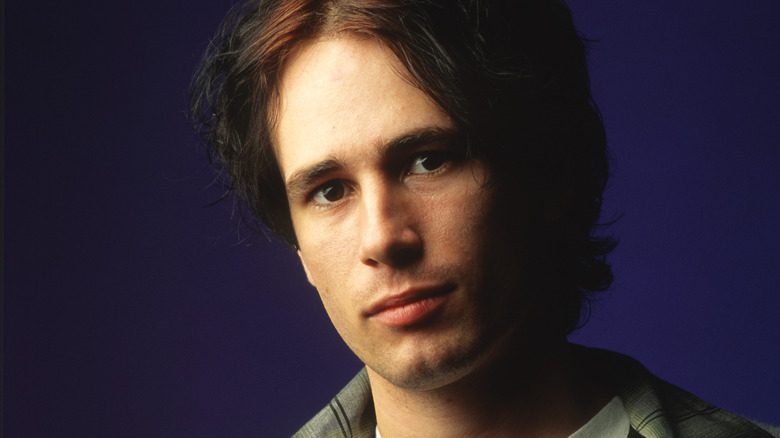 Jeff Buckley posing
