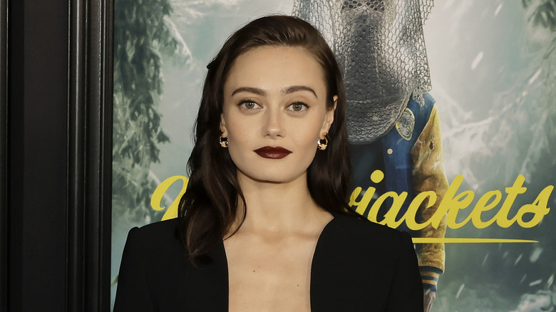 Ella Purnell low-cut black dress