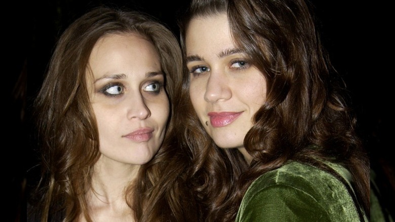 Fiona Apple staring at sister