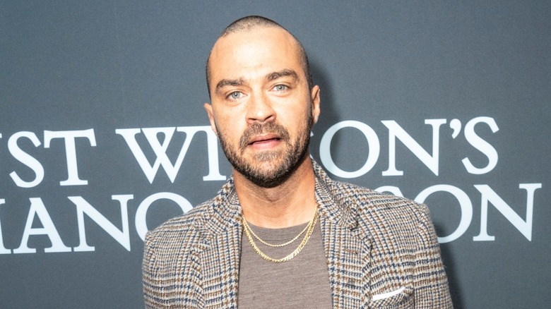 Jesse Williams posing at an event