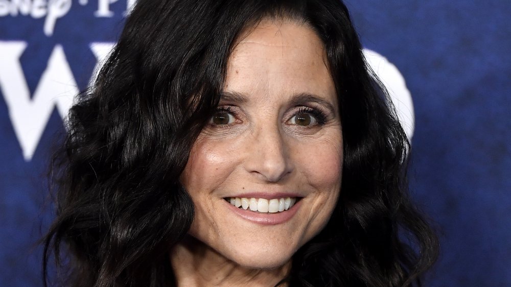 Julia Louis Dreyfus, Bradford Hall