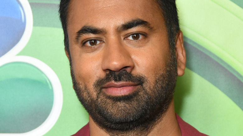 Kal Penn smiling