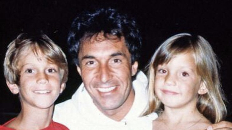Bill Hudson poses with his children Oliver and Kate Hudson