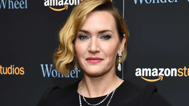 Kate Winslet wears a huge diamond earring