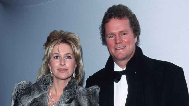 Kathy and Richard Hilton posing together