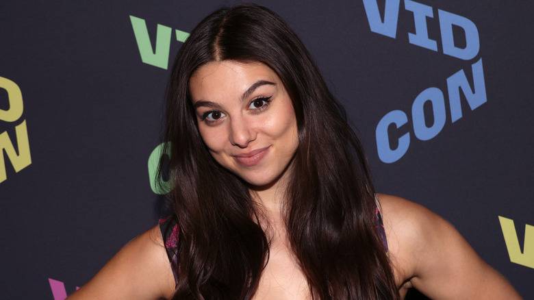 Kira Kosarin, posing