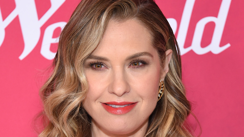 Leslie Grossman on red carpet