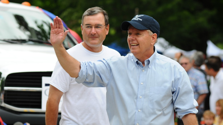 Lindsey Graham waving