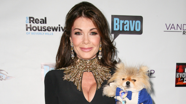 Lisa Vanderpump posing in a bar