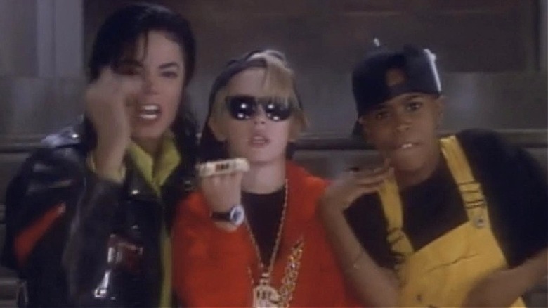 Macaulay Culkin dancing with Michael Jackson 