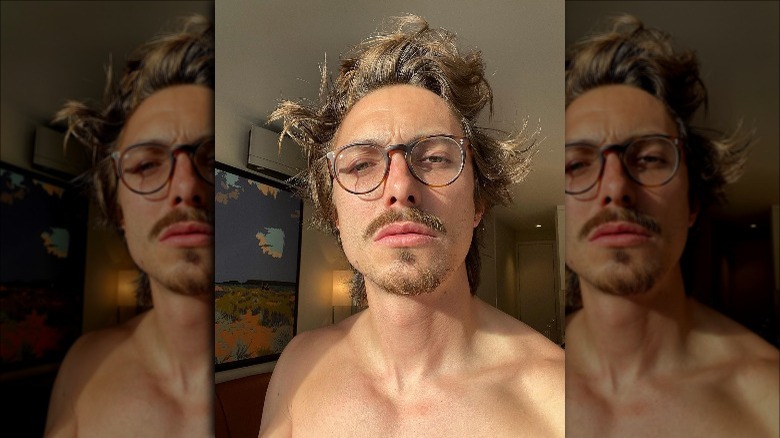 Marc Rebillet selfie