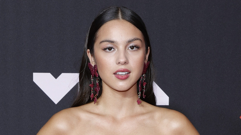 Olivia Rodrigo posing
