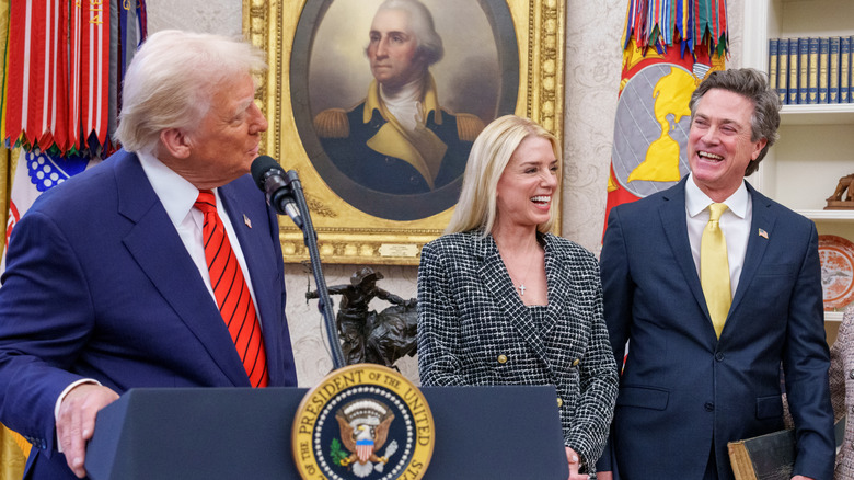 Donald Trump, Pam Bondi, and John Wakefield in the Oval Office
